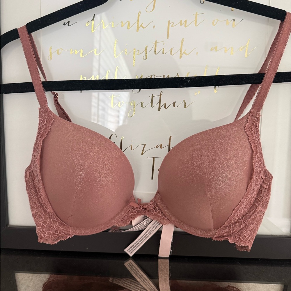 Victoria’s Secret Dusty Rose Lace Push Up Bra 32D EUC
